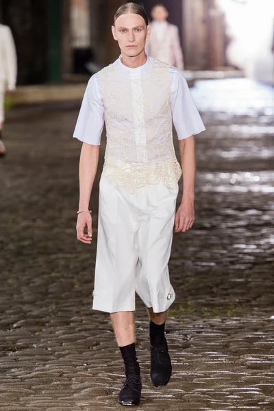 Look 8